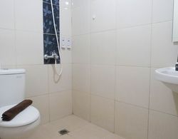 Compact And Cozy Studio Apartment At Orchard Supermall Mansion Banyo Tipleri