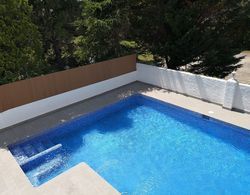 Villa con gran piscina en zona residencial Oda Manzaraları