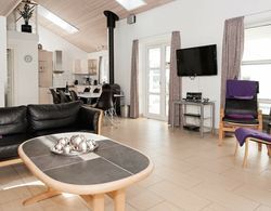 Contemporary Holiday Home in Egå With Pool İç Mekan