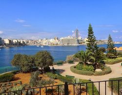 Contemporary, Luxury Apartment With Valletta and Harbour Views Dış Mekan