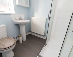 Contractor 4-bed House in Coventry Banyo Tipleri