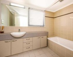 Conveniently Located 2 Bedroom Apartment In The CBD Banyo Tipleri