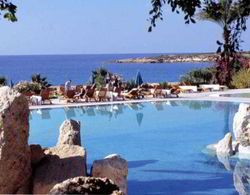 Coral Beach Hotel & Resort Havuz