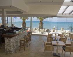 Coral Beach Bar