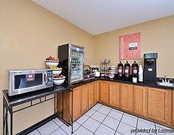 Coratel Inn & Suites by Jasper Park City - Wichita North Kahvaltı