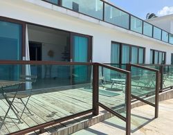 Corcega Beachfront Suites Oda