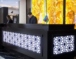 Corniche Hotel Baku Lobi