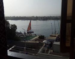 Corniche El Nile Flat Oda Manzaraları