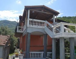 Cosy Holiday Home in Testico With Terrace and Barbecue Dış Mekan