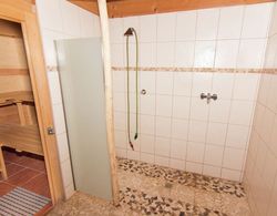 Cosy Little Holiday Home in Chiemgau - Balcony, Sauna and Swimming Pool Spa
