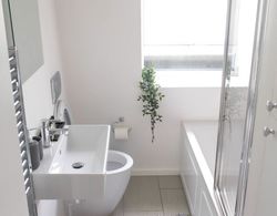 Cosy Two Bed in Islington Banyo Tipleri