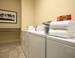 Country Inn & Suites by Radisson, Cedar Rapids Airport, IA Genel