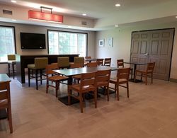 Country Inn & Suites by Radisson, Detroit Lakes, MN Kahvaltı