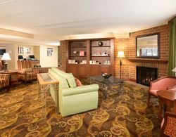 Country Inn & Suites by Radisson Lincoln Airport Genel