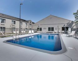 COUNTRY INN & SUITES WICHITA EAST Havuz