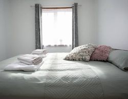 Cozy 3-bedroom Home in Luton Mülk Olanakları