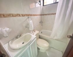 Cozy 3 Bedrooms Apt Monumental Area - Wifi and Parking Banyo Tipleri