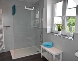 Cozy Holiday Home in Groß Schwansee With Sauna Banyo Tipleri