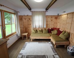 Cozy Holiday Home in Leibenfels With Barbecue Oda Düzeni