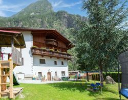 Cozy Holiday Home in Tyrol near Ski Area Dış Mekan