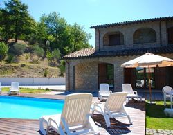 Cozy Holiday Home in Valtopina Italy With Private Pool Dış Mekan