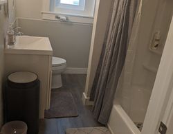 Cozy, Homey 1br Near Buffalo Medical Center Banyo Tipleri