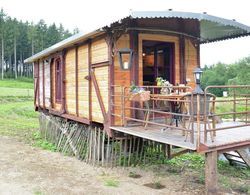 Cozy Mobile Home in Vresse-sur-semois With Terrace Dış Mekan