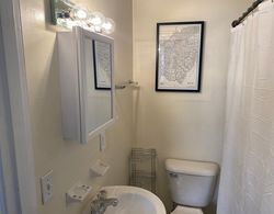 Cozy, Roomy 1 Bedroom Home in Cincinnati Banyo Tipleri