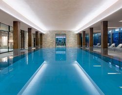 Crans Ambassador Luxury Sport Resort Havuz
