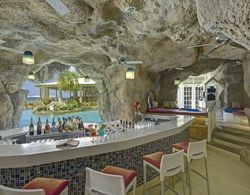 Crystal Cove by Elegant Hotels - All-Inclusive Genel