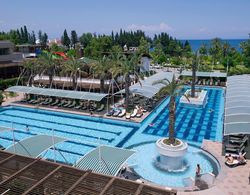 Crystal De Luxe Resort Spa Havuz