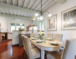Villa D Amico Charming Indulgence Overlooking Lucca Town Centre Oda