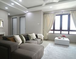 Dahlia Home at Rafflesia Condominium Oda Düzeni