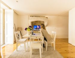 DA'Home - Almada Unique Apartment Oda Düzeni