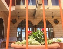 Damask Rose Lebanese Guest House Dış Mekan