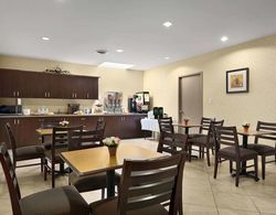 Days Inn by Wyndham Brampton Genel