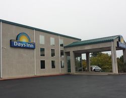 Days Inn by Wyndham Harrison Genel