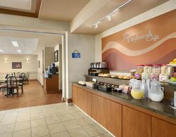 Days Inn by Wyndham Red Deer Genel