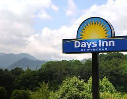 Days Inn by Wyndham Waynesville NC Dış Mekan