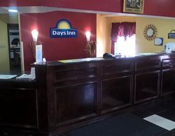 Days Inn & Suites by Wyndham Hutchinson Genel