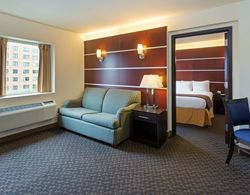 Days Inn & Suites by Wyndham Milwaukee Genel