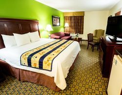 Days Inn & Suites by Wyndham Wichita Genel