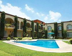 Villa del Sol and Suites Genel