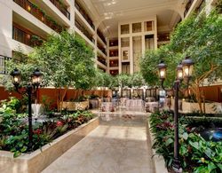 Delta Hotels by Marriott Chicago North Shore Suite Yeme / İçme