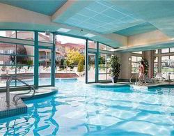Delta Hotels Grand Okanagan Resort Havuz