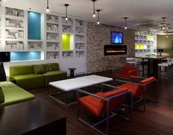 Delta Hotels Ottawa City Centre Bar