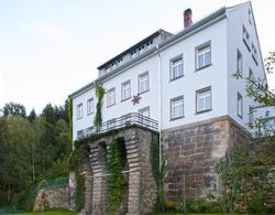 Die Burg Schöna - In a national park Öne Çıkan Resim