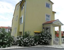 Apartments Dijana & Ivan Dış Mekan