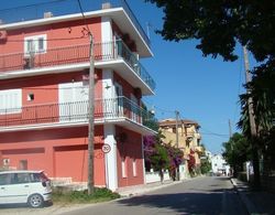 Dionisis Apartments Dış Mekan