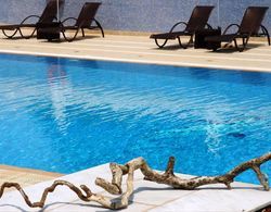 Dolphin Resort Hotel Havuz